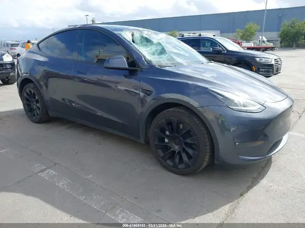 7SAYGDEE9NF557382 2022 TESLA MODEL Y - Image 1