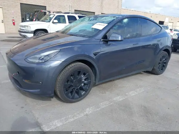 7SAYGDEE9NF557382 2022 TESLA MODEL Y - Image 2