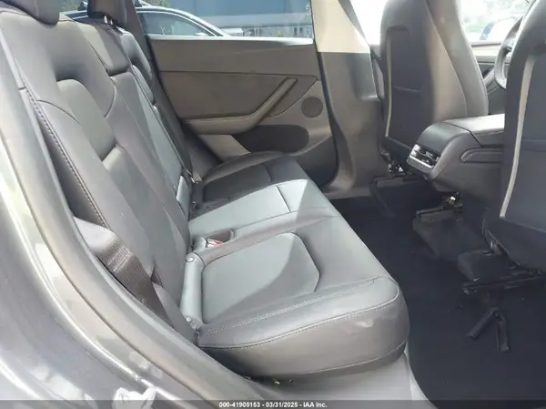 7SAYGDEE9NF557382 2022 TESLA MODEL Y - Image 8