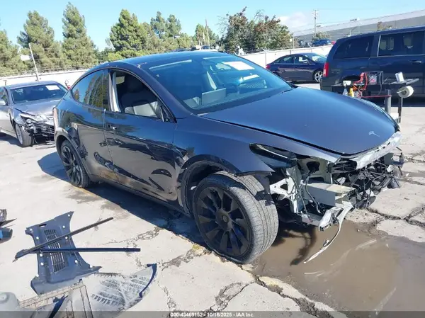 7SAYGDEE9NF557866 2022 TESLA MODEL Y - Image 1