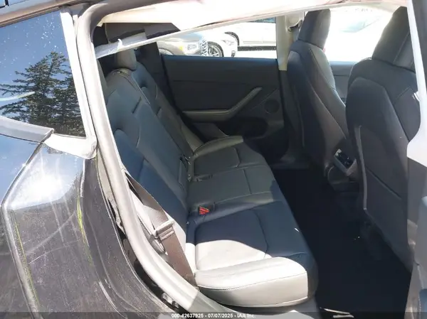7SAYGDEE9NF558340 2022 TESLA MODEL Y - Image 8