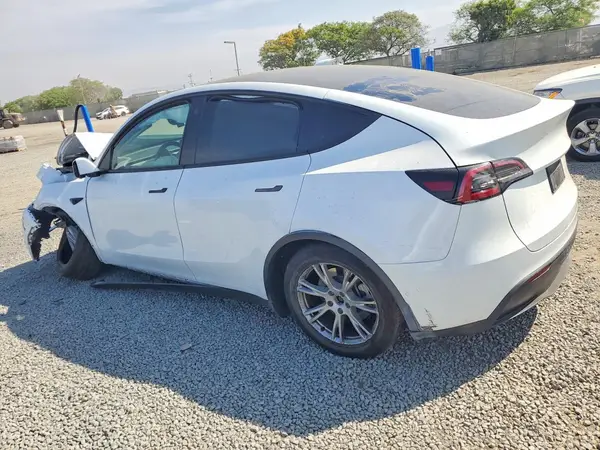 7SAYGDEE9NF560508 2022 TESLA MODEL Y - Image 2