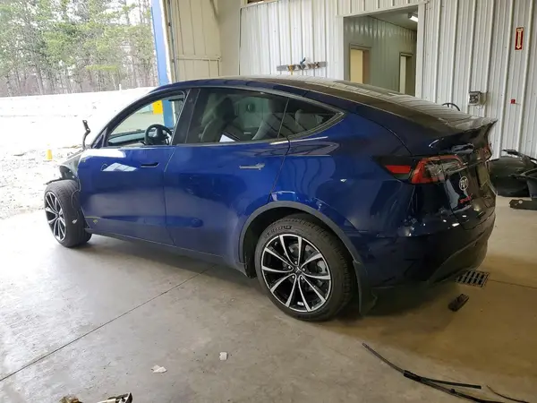 7SAYGDEE9NF563845 2022 TESLA MODEL Y - Image 2