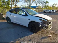 7SAYGDEE9NF564817 2022 TESLA MODEL Y