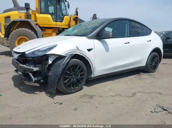7SAYGDEE9NF571234 2022 TESLA MODEL Y - Image 2