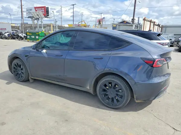 7SAYGDEE9NF574991 2022 TESLA MODEL Y - Image 2