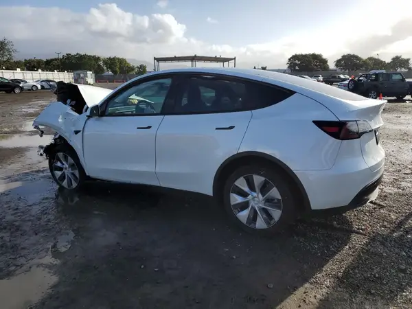 7SAYGDEE9NF576272 2022 TESLA MODEL Y - Image 2