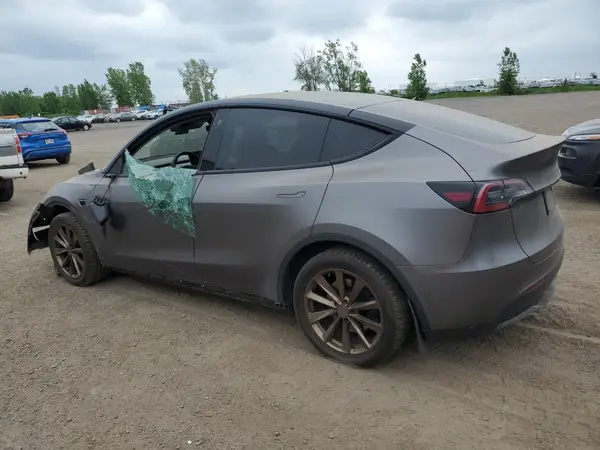 7SAYGDEE9NF576501 2022 TESLA MODEL Y - Image 2