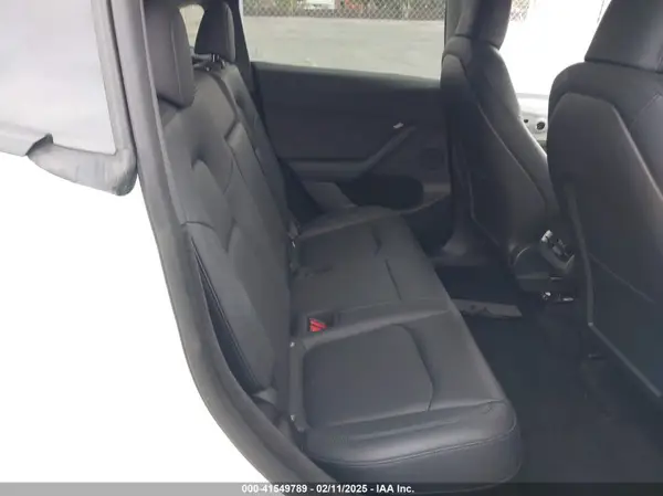 7SAYGDEE9PA025064 2023 TESLA MODEL Y - Image 8