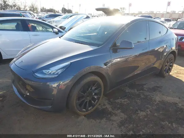 7SAYGDEE9PA026828 2023 TESLA MODEL Y - Image 2