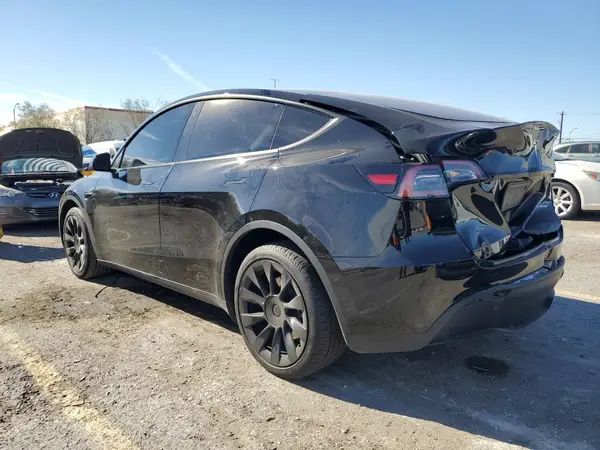 7SAYGDEE9PA028157 2023 TESLA MODEL Y - Image 2