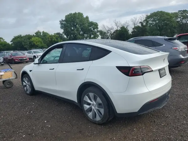 7SAYGDEE9PA034332 2023 TESLA MODEL Y - Image 2