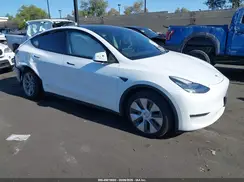 7SAYGDEE9PA034752 2023 TESLA MODEL Y