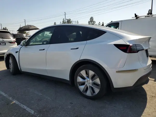 7SAYGDEE9PA037294 2023 TESLA MODEL Y - Image 2