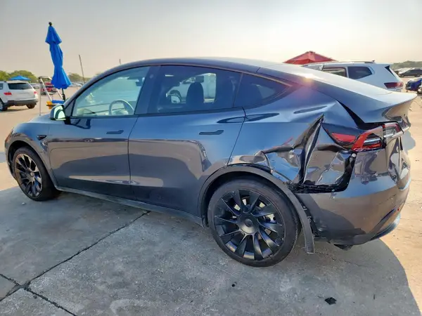 7SAYGDEE9PA044097 2023 TESLA MODEL Y - Image 2