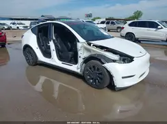 7SAYGDEE9PA055830 2023 TESLA MODEL Y