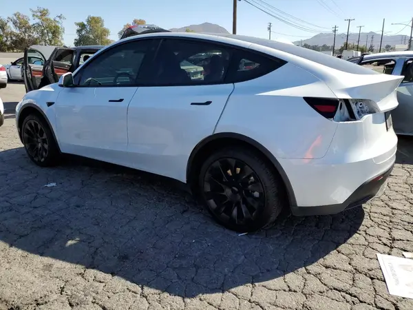 7SAYGDEE9PA065354 2023 TESLA MODEL Y - Image 2