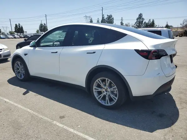 7SAYGDEE9PA069002 2023 TESLA MODEL Y - Image 2