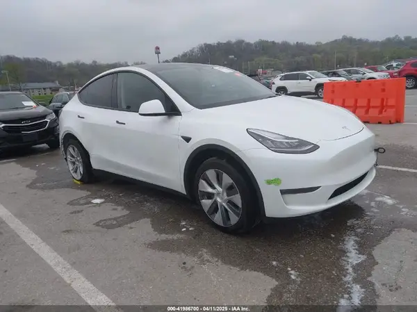 7SAYGDEE9PA069095 2023 TESLA MODEL Y - Image 1