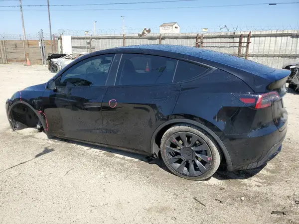 7SAYGDEE9PA073857 2023 TESLA MODEL Y - Image 2