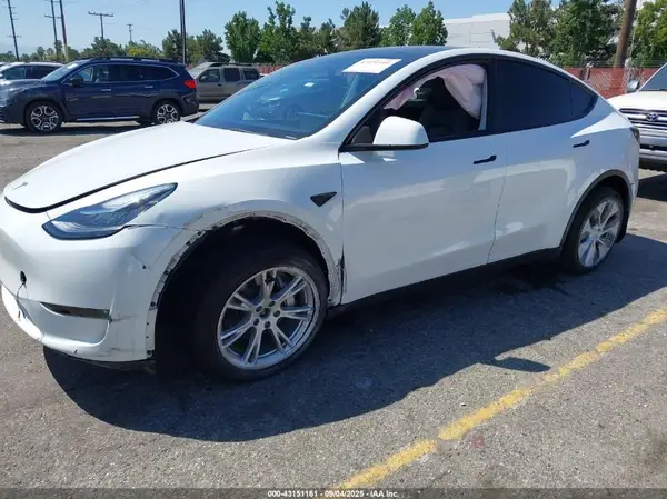 7SAYGDEE9PA081036 2023 TESLA MODEL Y - Image 2