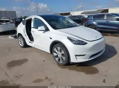 7SAYGDEE9PA081795 2023 TESLA MODEL Y