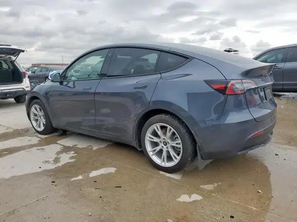 7SAYGDEE9PA096622 2023 TESLA MODEL Y - Image 2