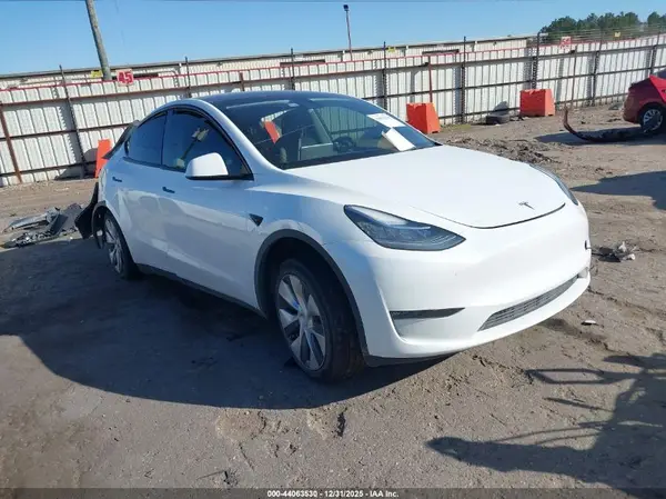 7SAYGDEE9PA098113 2023 TESLA MODEL Y - Image 1