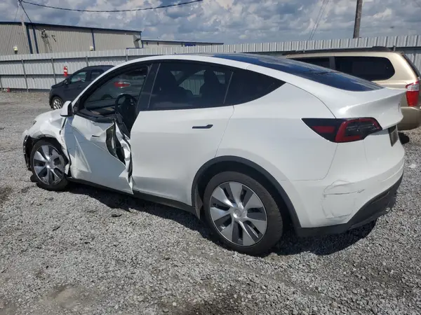 7SAYGDEE9PA099570 2023 TESLA MODEL Y - Image 2