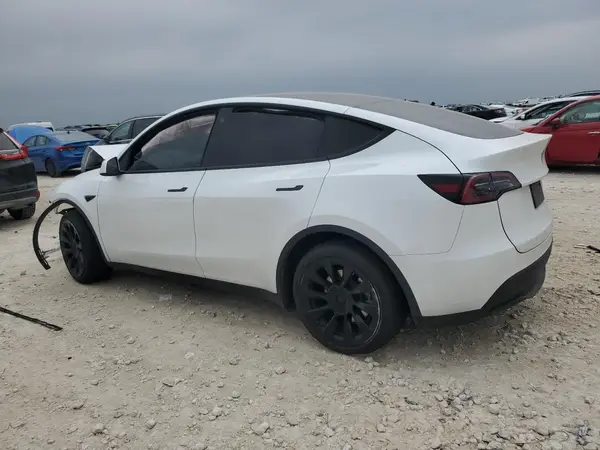7SAYGDEE9PA109160 2023 TESLA MODEL Y - Image 2