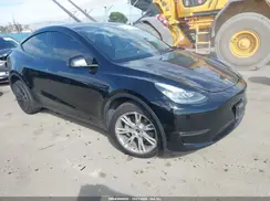 7SAYGDEE9PA110583 2023 TESLA MODEL Y