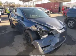 7SAYGDEE9PA112818 2023 TESLA MODEL Y