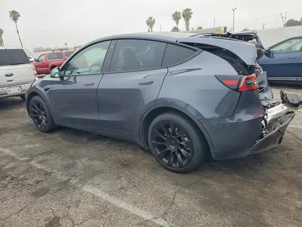 7SAYGDEE9PA113967 2023 TESLA MODEL Y - Image 2