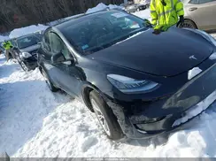7SAYGDEE9PA117064 2023 TESLA MODEL Y