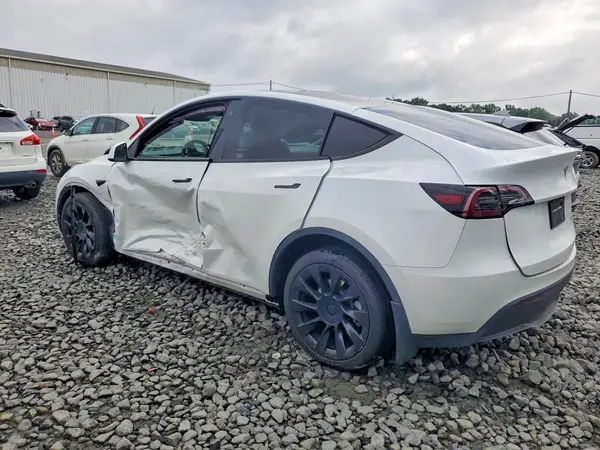 7SAYGDEE9PA119297 2023 TESLA MODEL Y - Image 2
