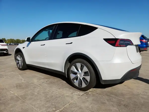 7SAYGDEE9PA123303 2023 TESLA MODEL Y - Image 2