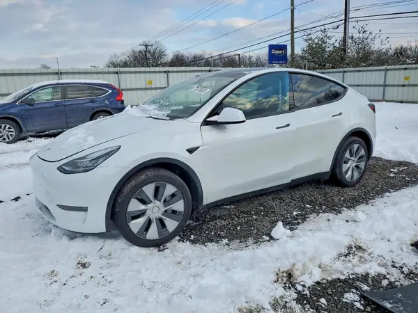 7SAYGDEE9PA129456 2023 TESLA MODEL Y - Image 1