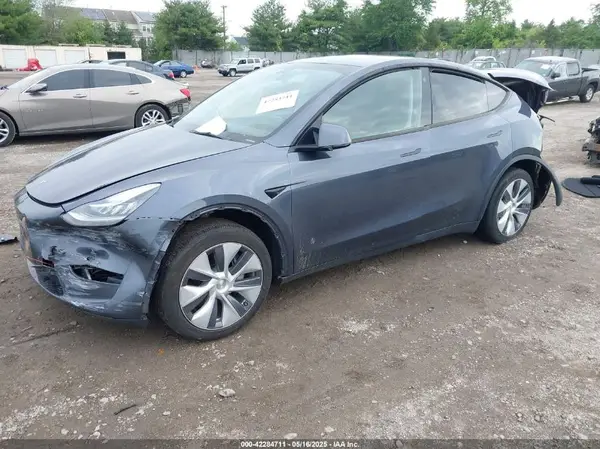 7SAYGDEE9PA130624 2023 TESLA MODEL Y - Image 2