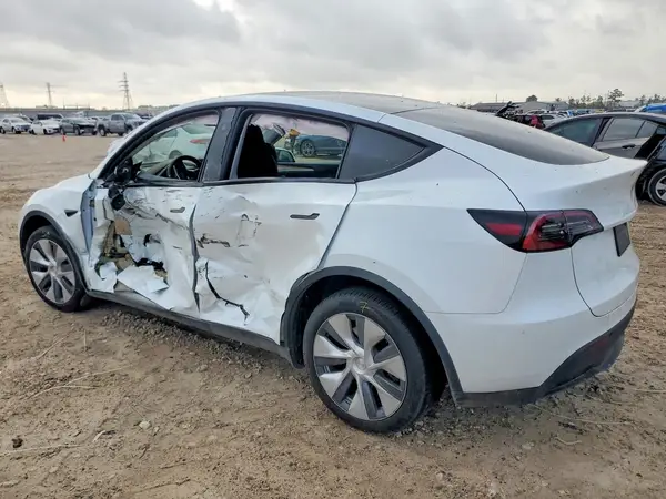 7SAYGDEE9PA137850 2023 TESLA MODEL Y - Image 2