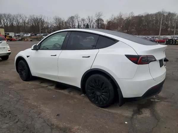 7SAYGDEE9PA148928 2023 TESLA MODEL Y - Image 2