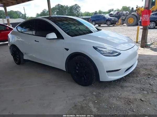 7SAYGDEE9PA155071 2023 TESLA MODEL Y - Image 1