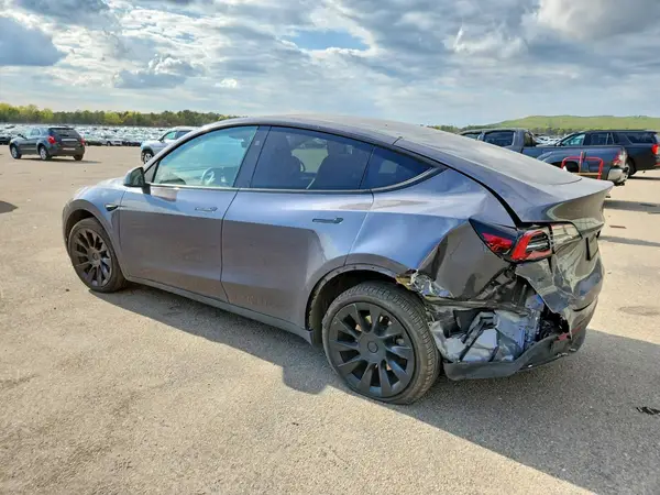 7SAYGDEE9PA155622 2023 TESLA MODEL Y - Image 2