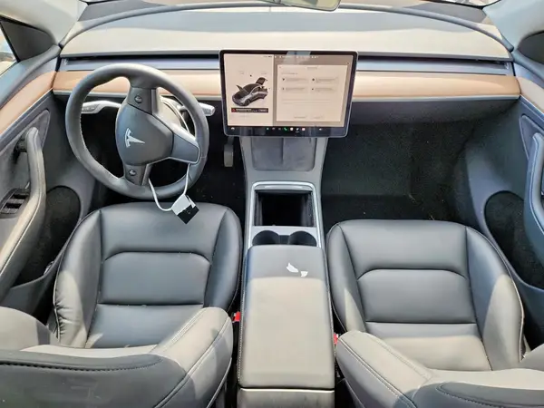 7SAYGDEE9PA155622 2023 TESLA MODEL Y - Image 8
