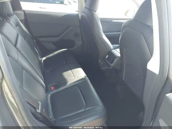 7SAYGDEE9PA157032 2023 TESLA MODEL Y - Image 8