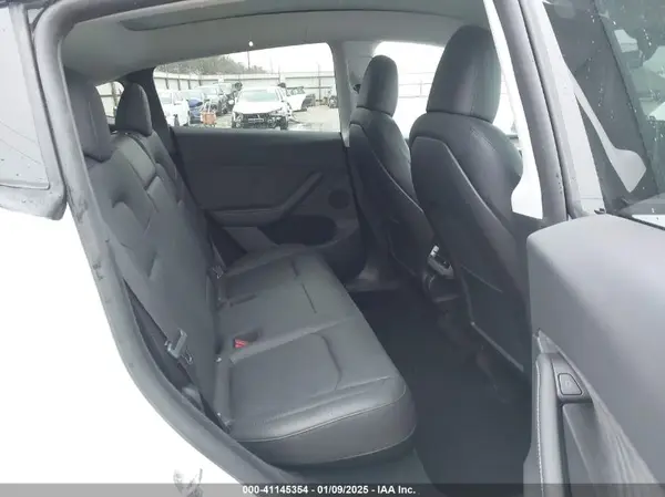7SAYGDEE9PA157175 2023 TESLA MODEL Y - Image 8