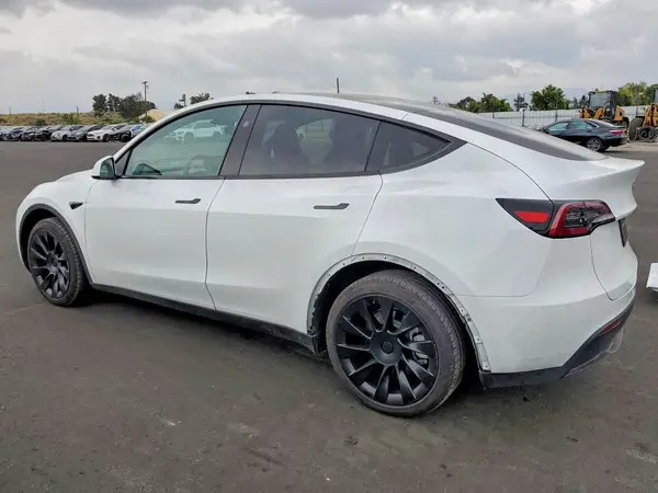 7SAYGDEE9PA158049 2023 TESLA MODEL Y - Image 2