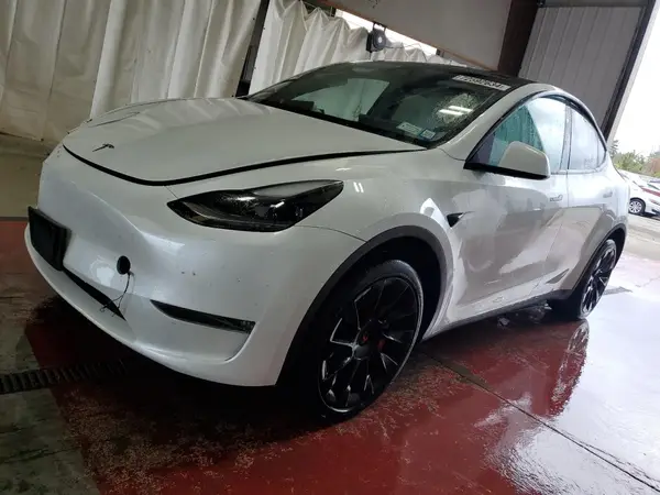 7SAYGDEE9PA164143 2023 TESLA MODEL Y - Image 1
