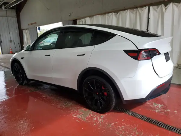 7SAYGDEE9PA164143 2023 TESLA MODEL Y - Image 2