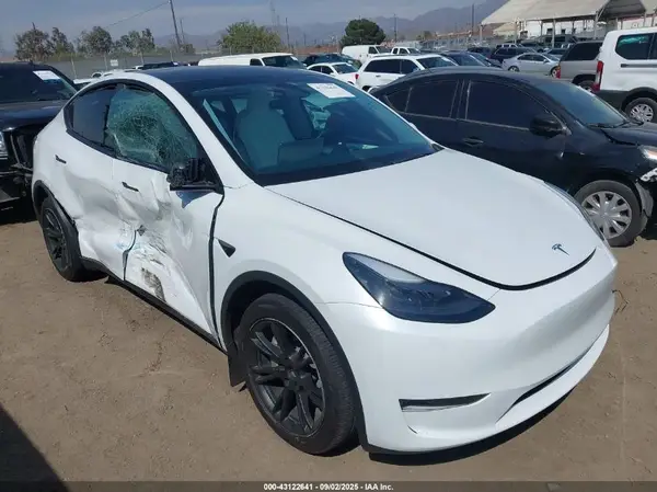 7SAYGDEE9PA172257 2023 TESLA MODEL Y - Image 1