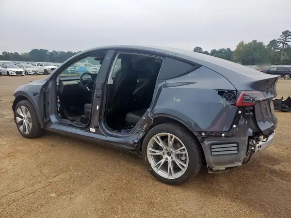7SAYGDEE9PA179516 2023 TESLA MODEL Y - Image 2